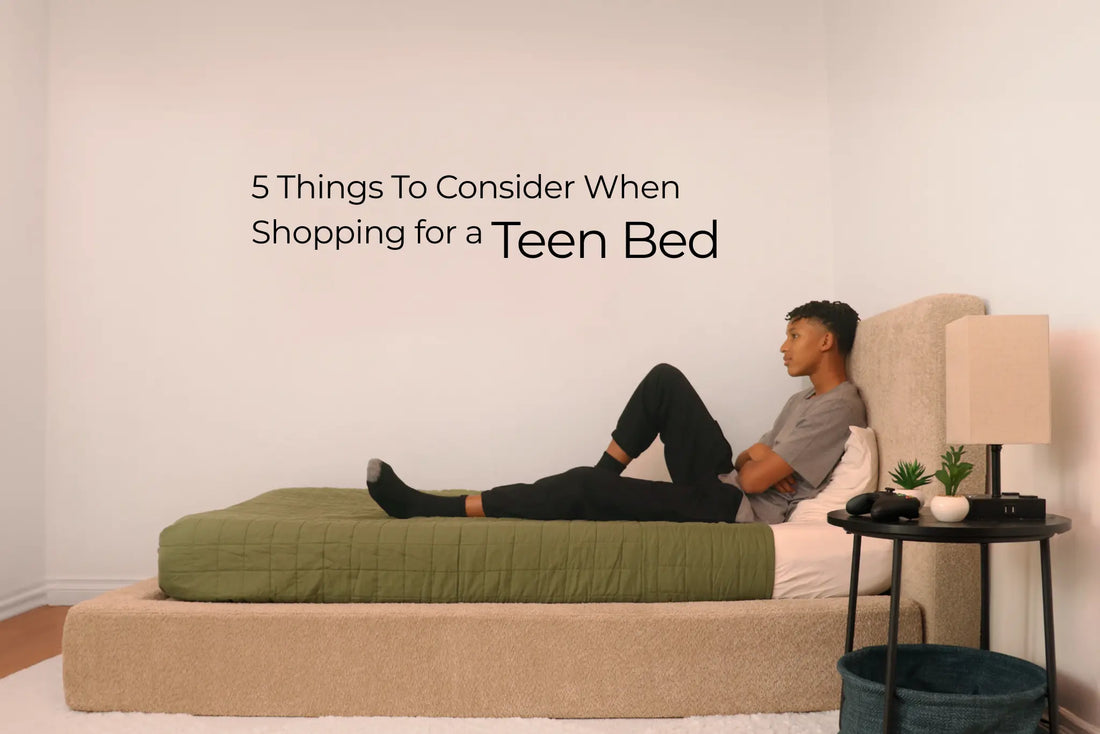The twin Ultra Set and teen bed in a teen bedroom.