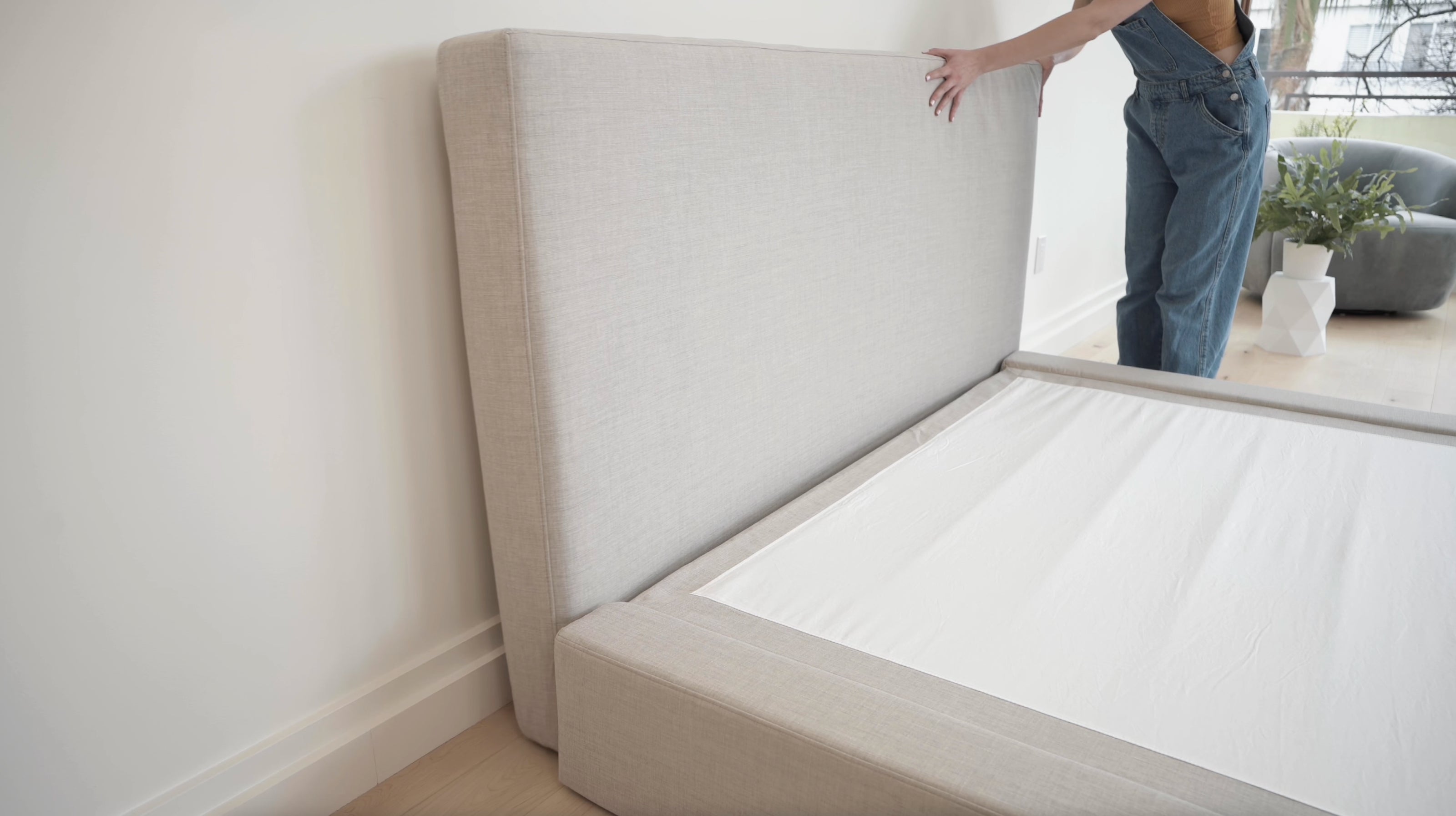 How to make a SoftFrame bed frame | Slide the headboard between the wall and the bed frame | Ultra Set, Queen, Moon 